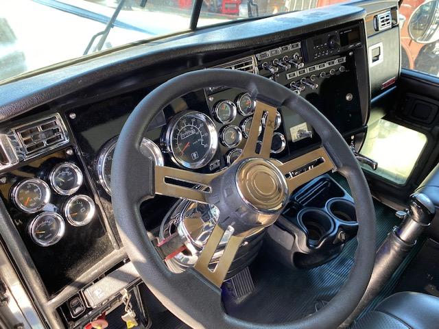 Custom 04 Kenworth W900L Single Axle Daycab! - Image 21