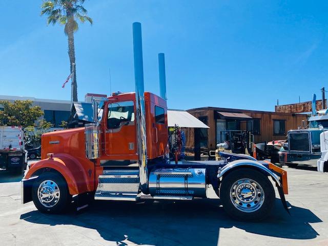 Custom 2002 Kenworth W900L with Paperwork! - Image 8