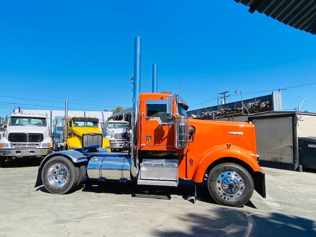 Custom 2002 Kenworth W900L with Paperwork! - Image 3