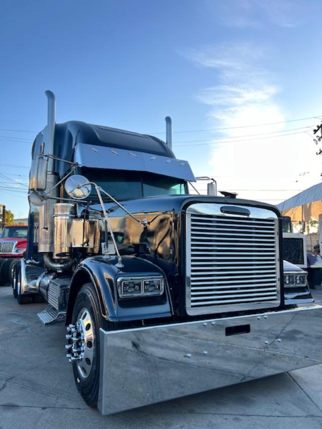 2000 Freightliner Classic XL - Image 6