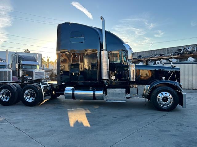 2000 Freightliner Classic XL - Image 5