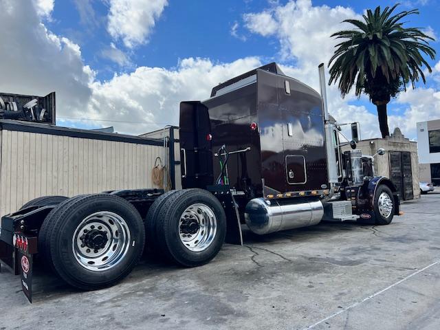 1997 Peterbilt 379 EXHD New Paint! - Image 5