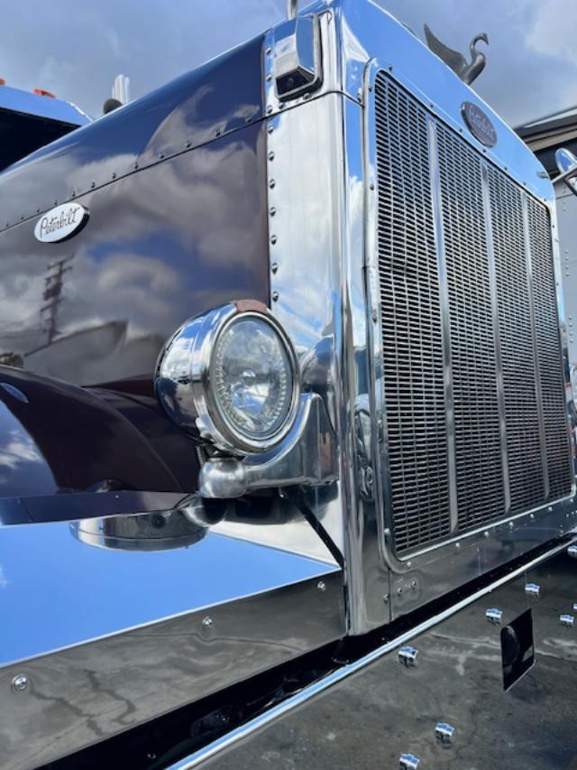 1997 Peterbilt 379 EXHD New Paint! - Image 6