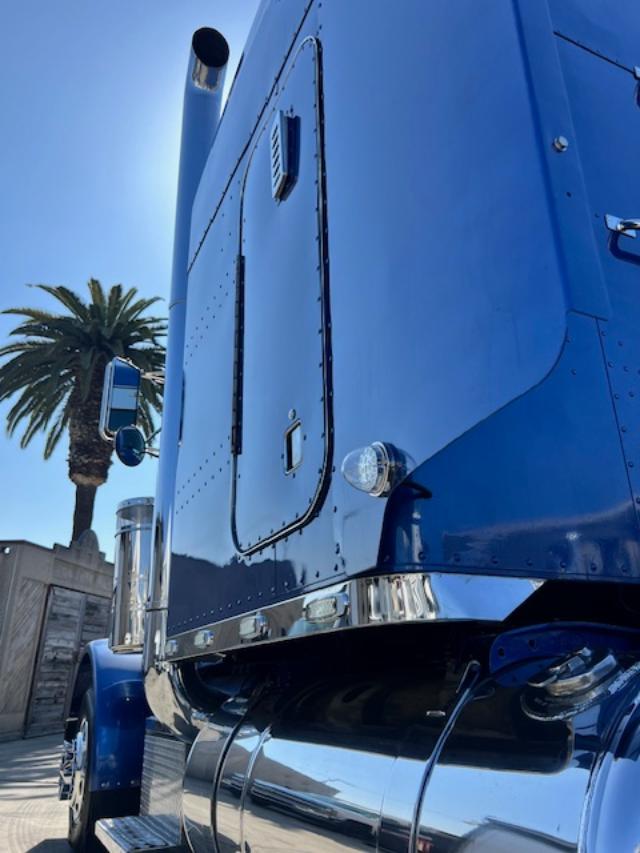 Custom 1990 Peterbilt 378 - Image 13