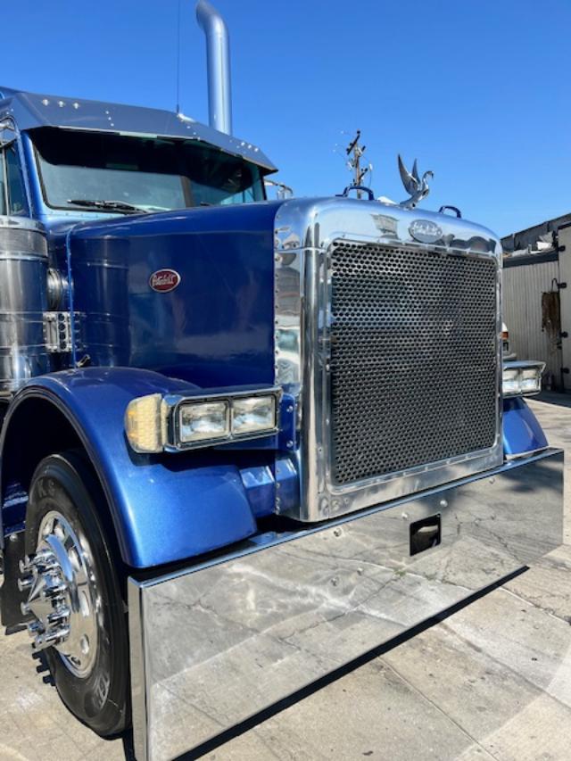 Custom 1990 Peterbilt 378 - Image 4
