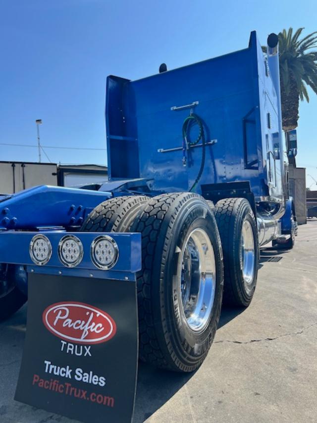 Custom 1990 Peterbilt 378 - Image 9