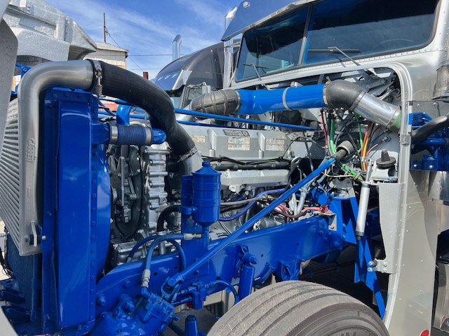 Fully Custom Pre Emission 2001 Freightliner Classic! - Image 19