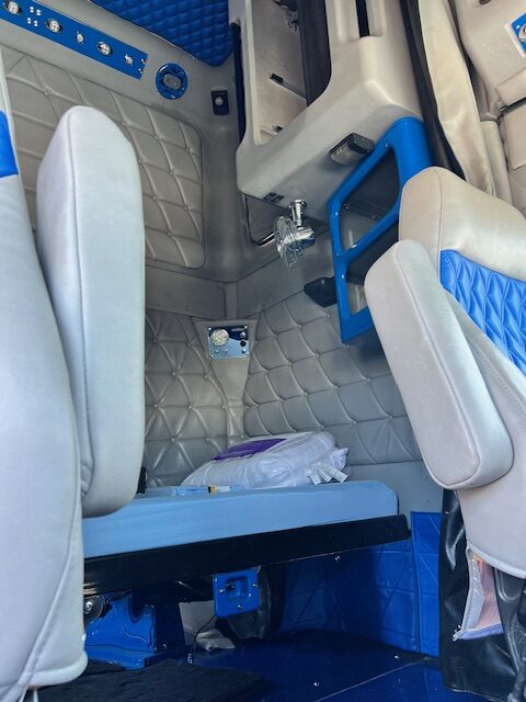 Fully Custom Pre Emission 2001 Freightliner Classic! - Image 26