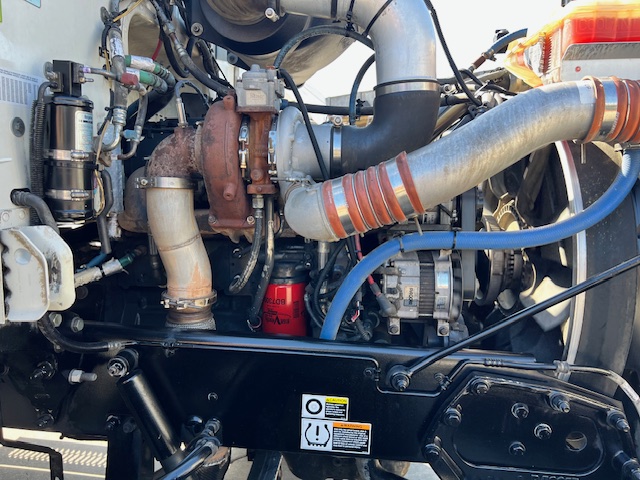 2014 Peterbilt 384 Daycab, 10 speed - Image 15