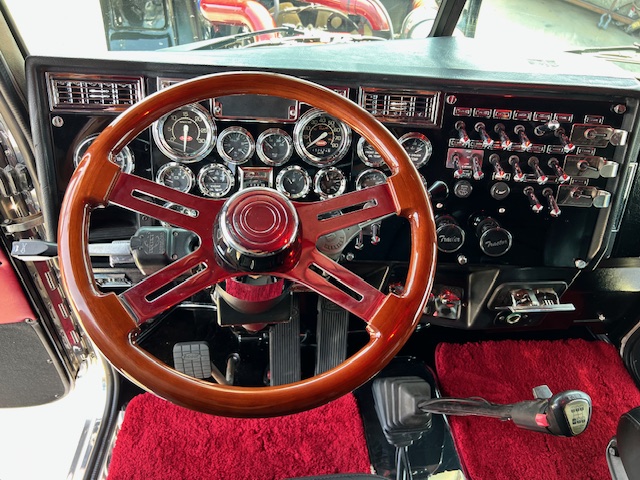 1995 Peterbilt 379 EXHD 36" Flattop Sleeper New Custom Build - Image 30