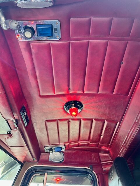 1995 Peterbilt 379 EXHD 36" Flattop Sleeper New Custom Build - Image 29