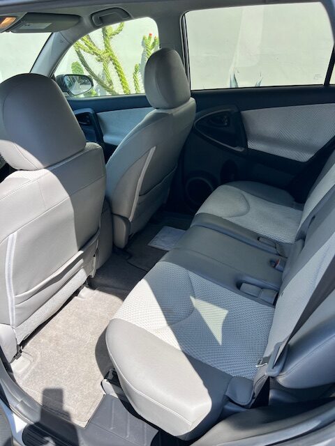 2014 Toyota RAV4 EV, LOW MILES, One Owner! - Image 13