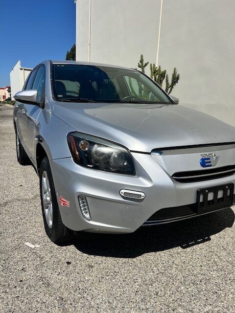 2014 Toyota RAV4 EV, LOW MILES, One Owner! - Image 4
