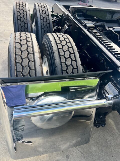 1990 Peterbilt 379 EXHD 60" Flattop Sleeper New Custom Build! - Image 10