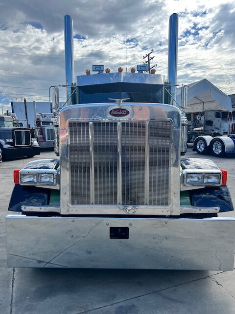1990 Peterbilt 379 EXHD 60" Flattop Sleeper New Custom Build! - Image 2
