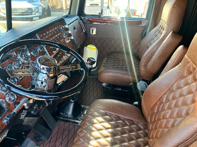 1990 Peterbilt 379 EXHD 60" Flattop Sleeper New Custom Build! - Image 20