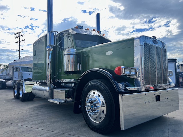 1990 Peterbilt 379 EXHD 60" Flattop Sleeper New Custom Build! - Image 3