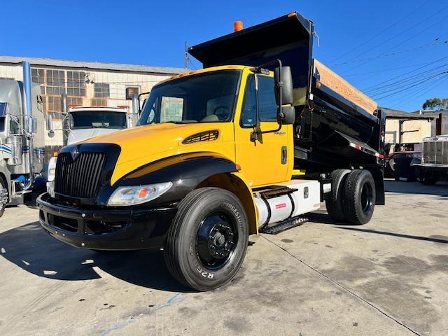 2011 International DuraStar 4300 3/5-yard Dump Truck