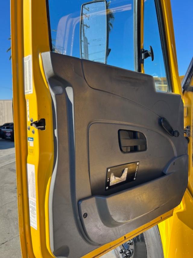 2011 International DuraStar 4300 3/5-yard Dump Truck - Image 17