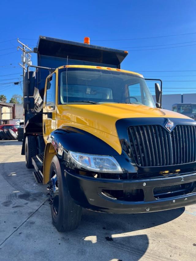 2011 International DuraStar 4300 3/5-yard Dump Truck - Image 4