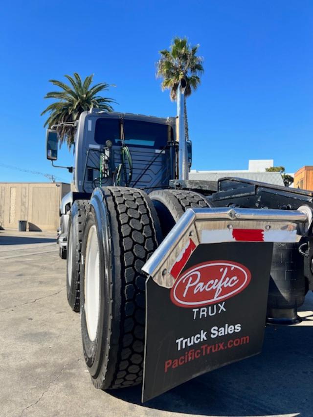 2015 International Prostar Day Cab, Cummins! - Image 10