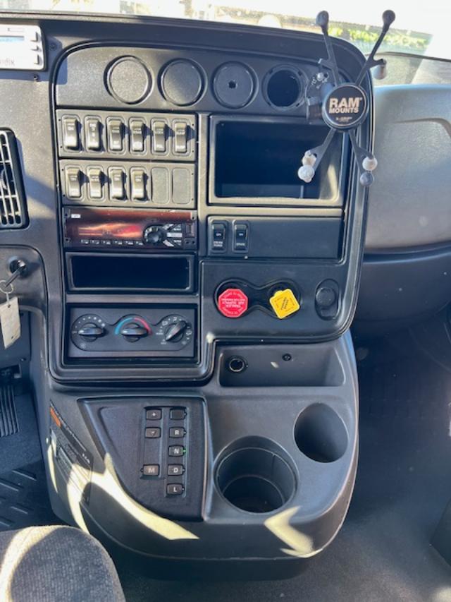2015 International Prostar Day Cab, Cummins! - Image 19