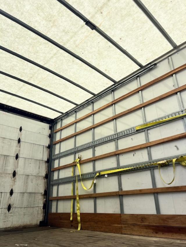 2020 Freightliner M2 26' Air Ride Box Truck - Image 12