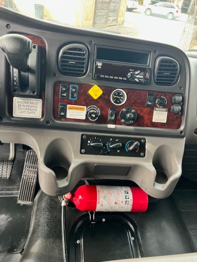 2020 Freightliner M2 26' Air Ride Box Truck - Image 20