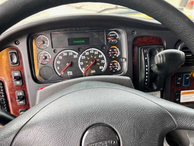 2020 Freightliner M2 26' Air Ride Box Truck - Image 21