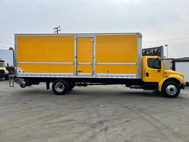 2020 Freightliner M2 26' Air Ride Box Truck - Image 4