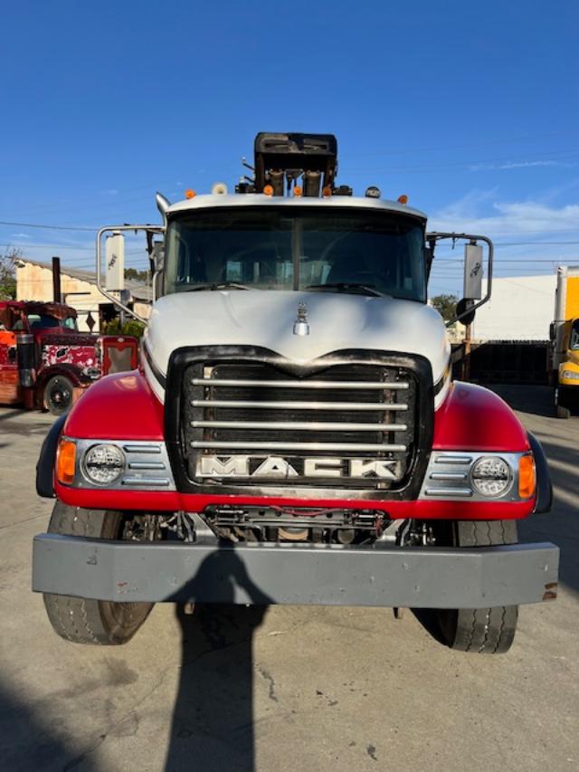 2005 Mack Granite CV713 Heavy Haul Rolloff - Image 3