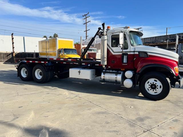 2005 Mack Granite CV713 Heavy Haul Rolloff - Image 5