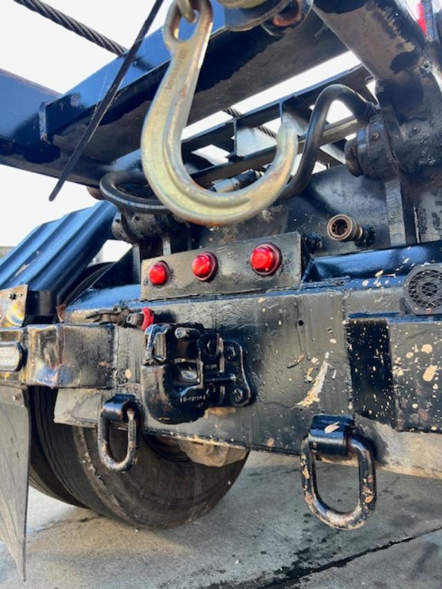 2005 Mack Granite CV713 Heavy Haul Rolloff - Image 9