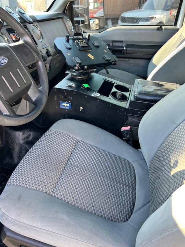 2012 Ford F550 ALTEC Bucket truck, One Owner! - Image 17