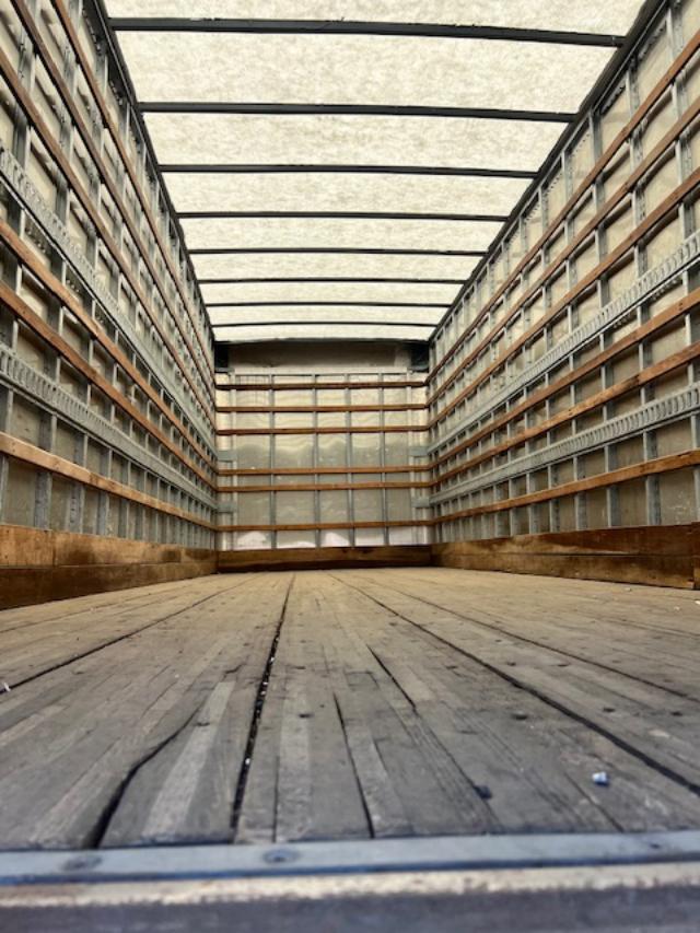 2019 Freightliner M2 106 26' Box Truck 1 Owner - Image 10