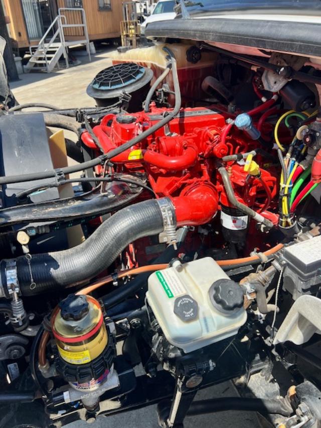 2019 Freightliner M2 106 26' Box Truck 1 Owner - Image 15