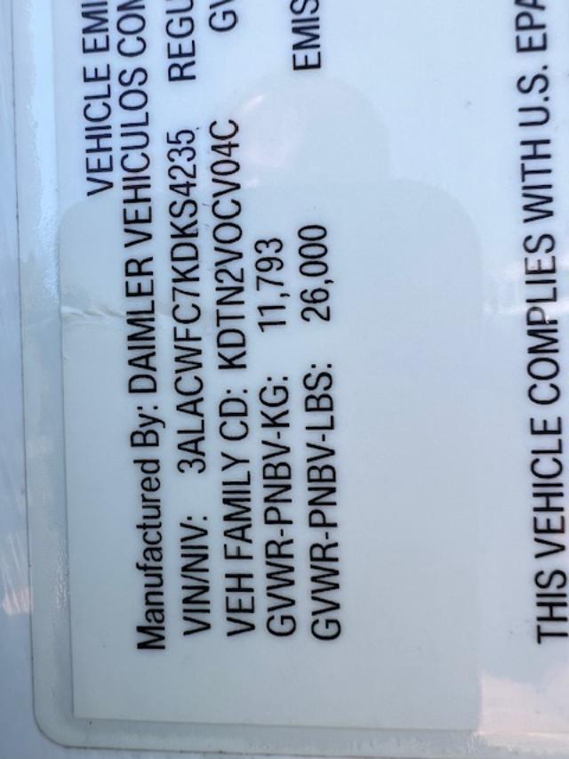 2019 Freightliner M2 106 26' Box Truck 1 Owner - Image 23