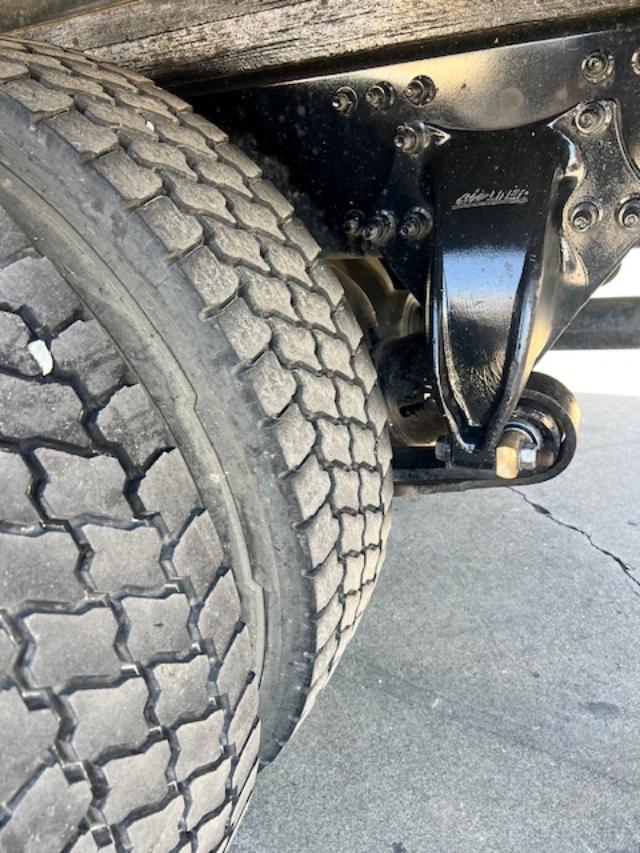 2019 Freightliner M2 106 26' Box Truck 1 Owner - Image 6