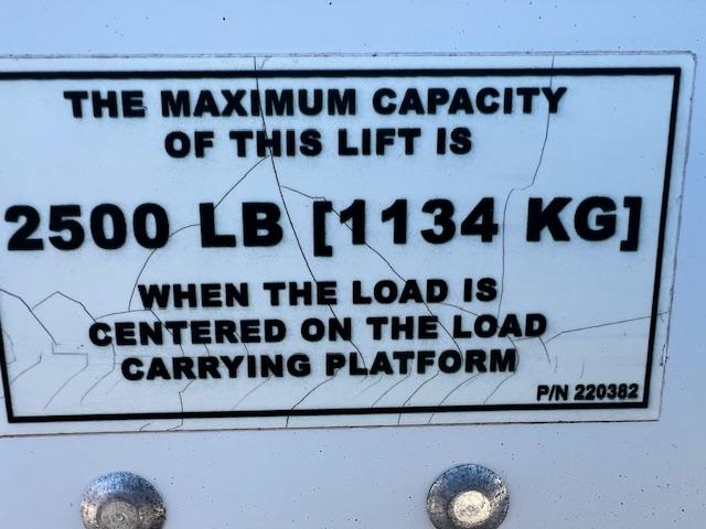 2019 Freightliner M2 106 26' Box Truck 1 Owner - Image 8