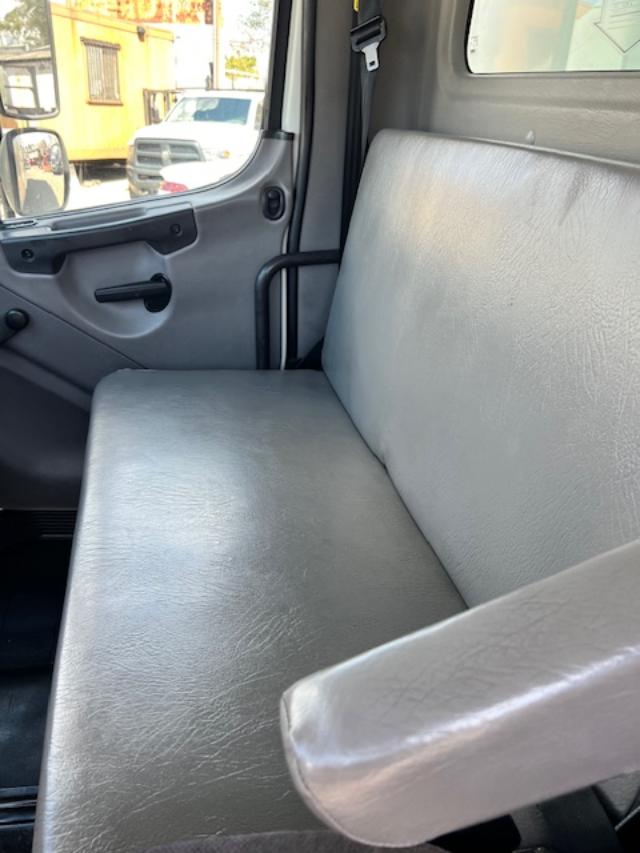 2020 Freightliner M2 26' Box Truck, 1 Owner! - Image 23
