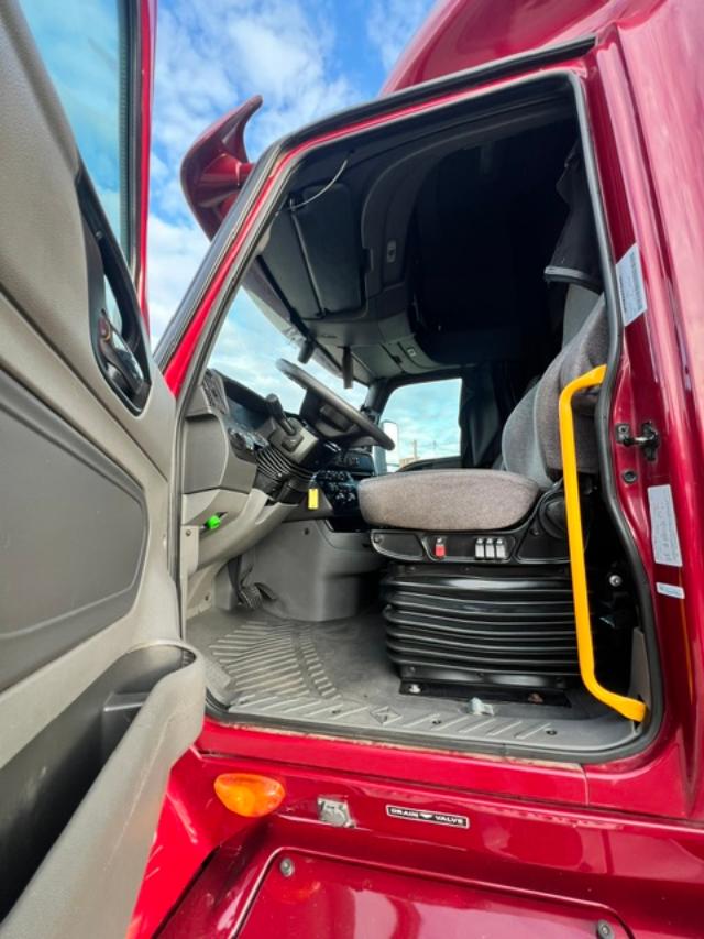 2022 International LT625 Cummins X15 - Image 17