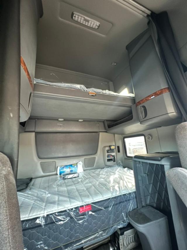 2022 International LT625 Cummins X15 - Image 19
