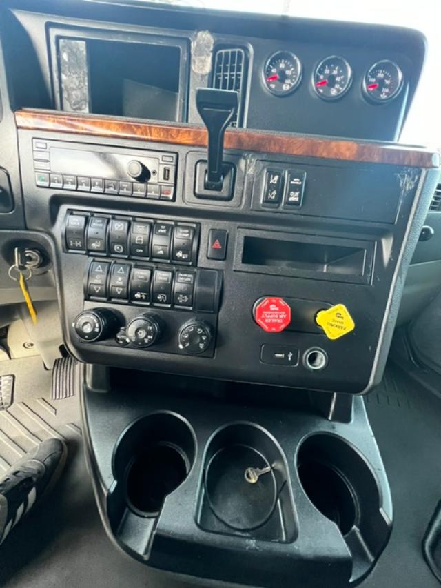 2022 International LT625 Cummins X15 - Image 25