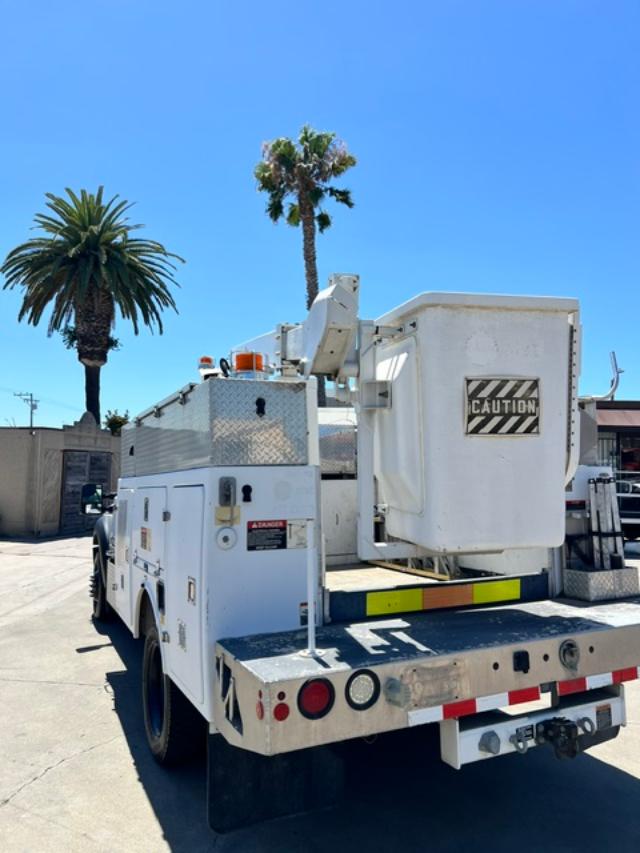 2012 Ford F450 Altec Bucket Truck V10 - Image 8