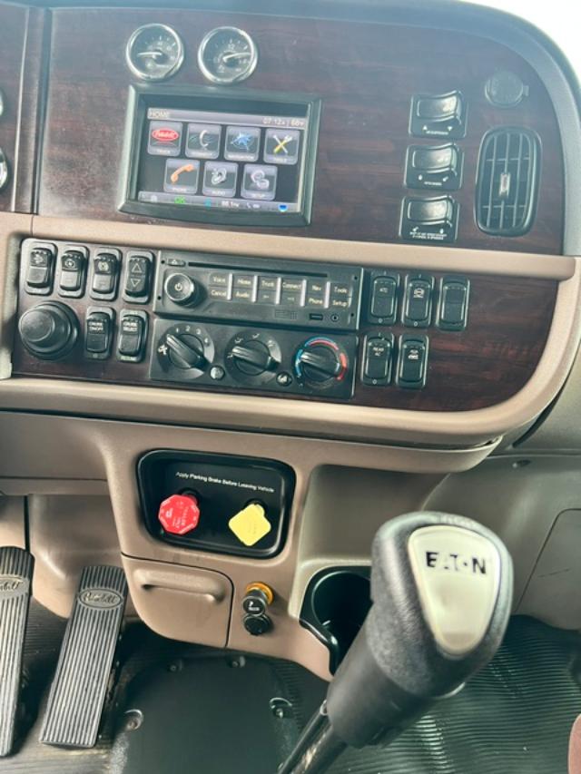 2013 Peterbilt 386 PTO/WetKit with Overhaul - Image 23