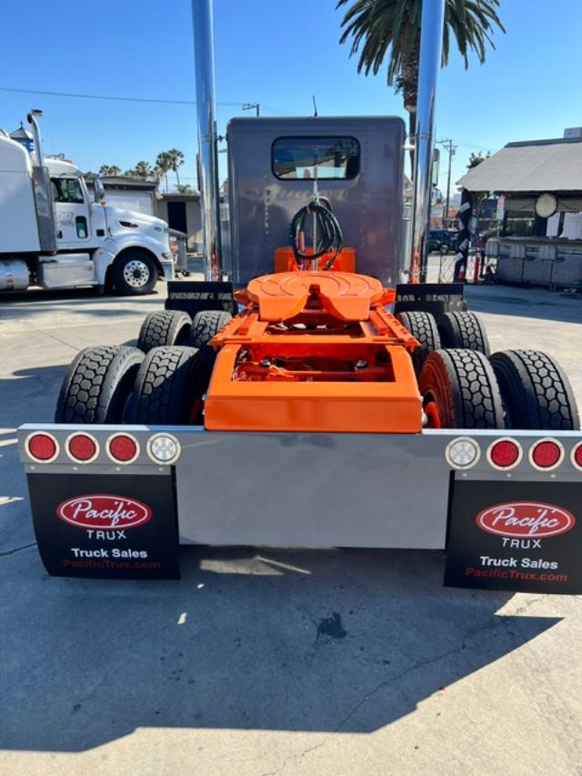 1993 Peterbilt 379 EXHD Custom Built Day cab - Image 10