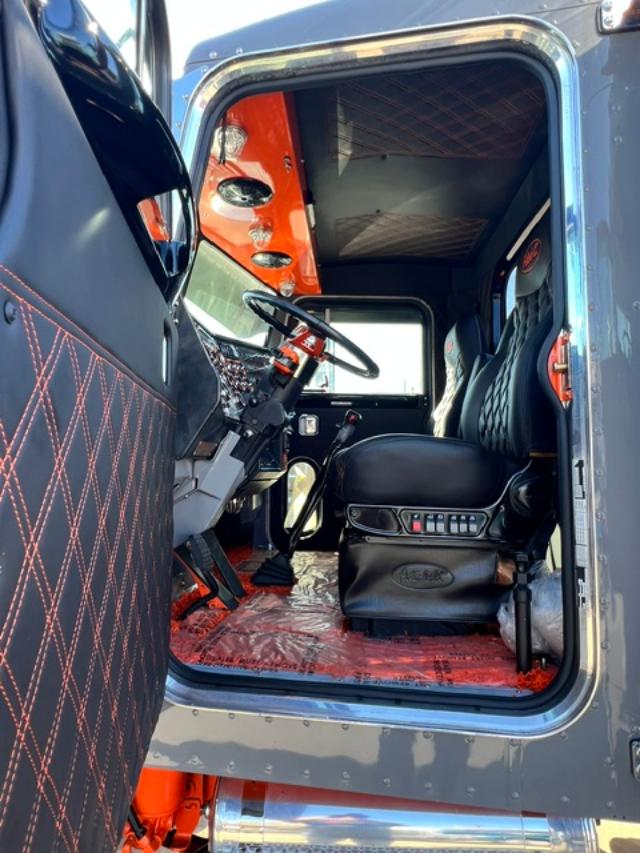 1993 Peterbilt 379 EXHD Custom Built Day cab - Image 14