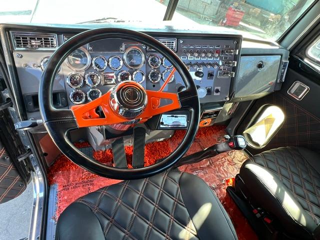 1993 Peterbilt 379 EXHD Custom Built Day cab - Image 17