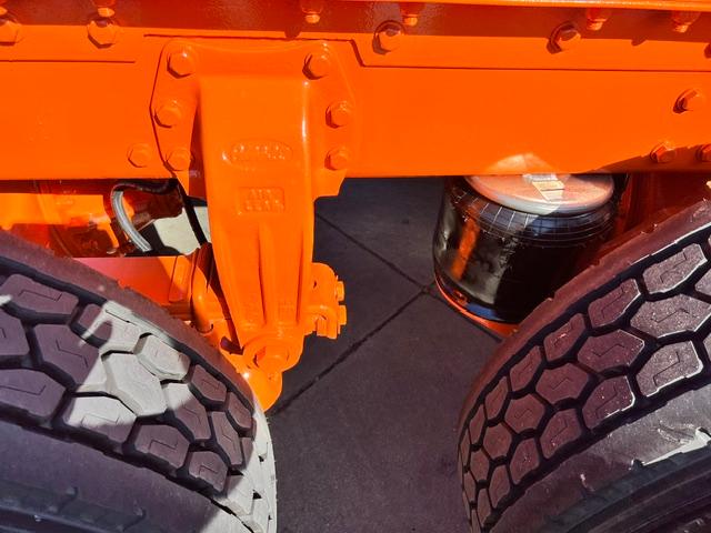 1993 Peterbilt 379 EXHD Custom Built Day cab - Image 8