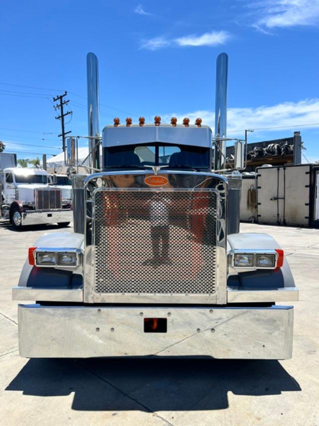 1993 Peterbilt 379 EXHD Custom Built Day cab - Image 3